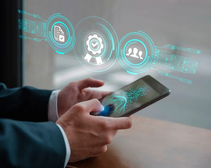 Mãos segurando um smartphone com gráficos digitais que representam conceitos de negócios digitais, conectividade e tecnologia moderna.