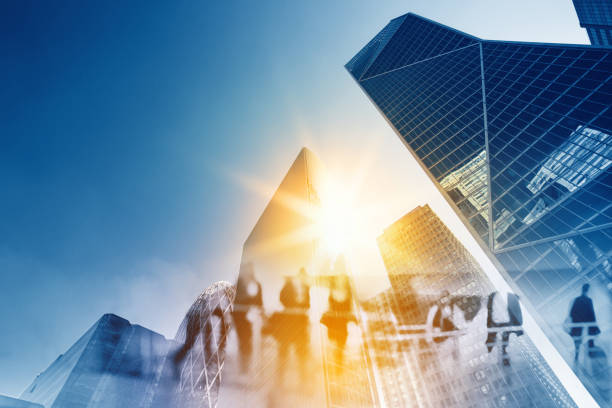 Confira as perspectivas econômicas para os próximos 12 meses e como elas podem afetar empresas, investimentos e o mercado.